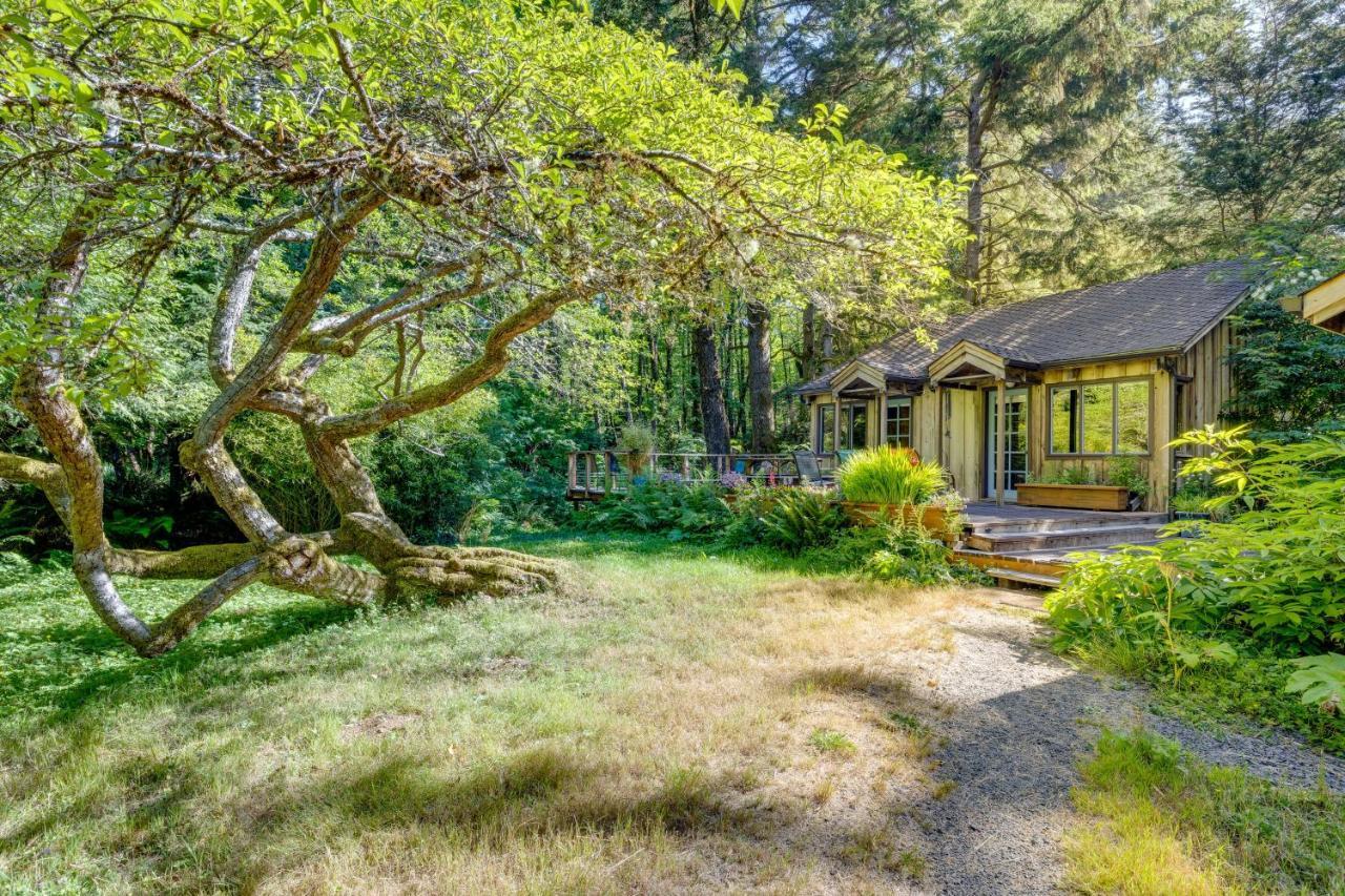 Enchanting Arch Cape Retreat With Hot Tub, Fireplace Villa Exterior photo